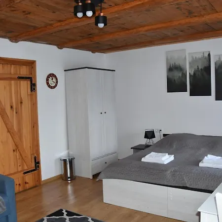 Grzeda Rum i privatbostad Komarno
