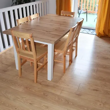 Grzeda Rum i privatbostad Komarno